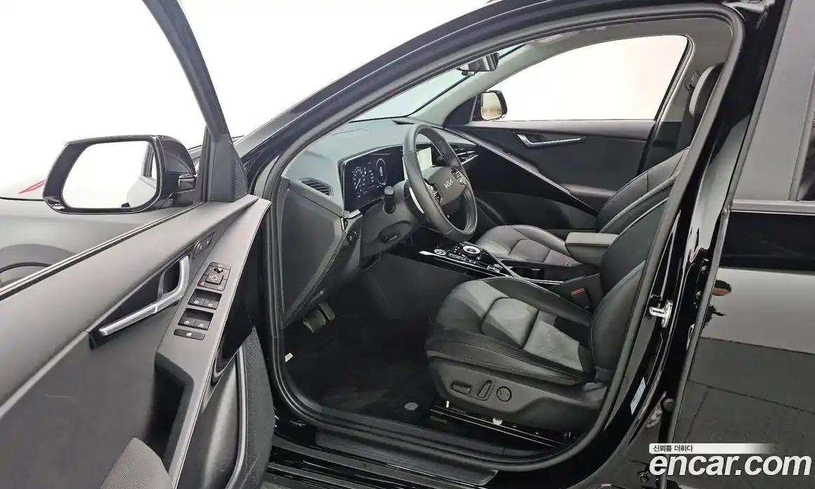 Kia Niro 2023 0.2 автомат (гидро), фото 13