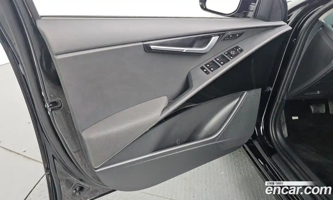 Kia Niro 2023 0.2 автомат (гидро), фото 14