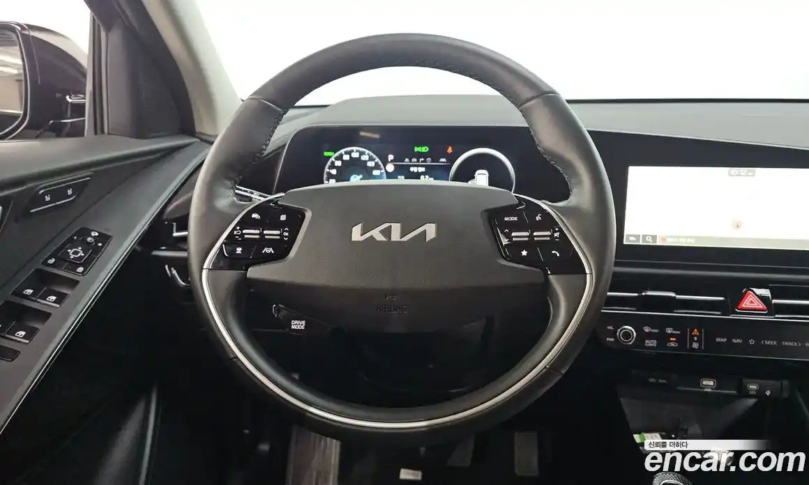 Kia Niro 2023 0.2 автомат (гидро), фото 17