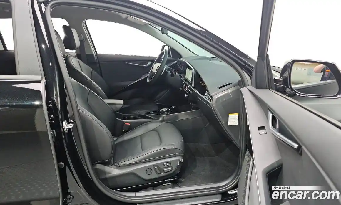 Kia Niro 2023 0.2 автомат (гидро), фото 24