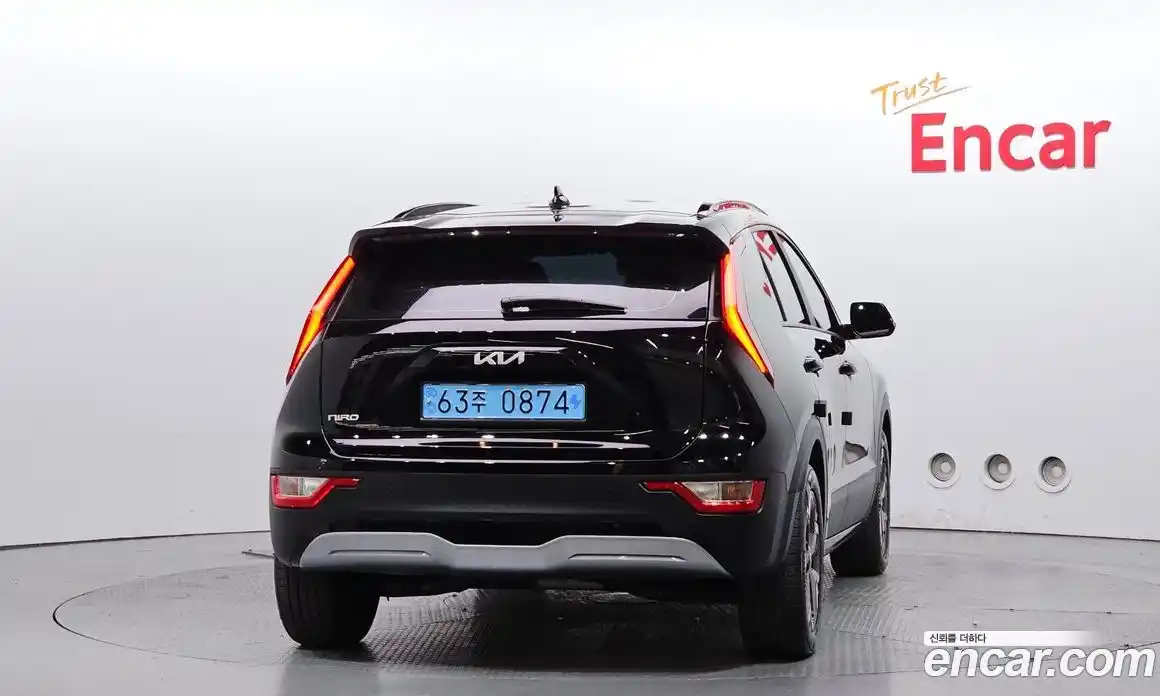 Kia Niro 2023 0.2 автомат (гидро), фото 4