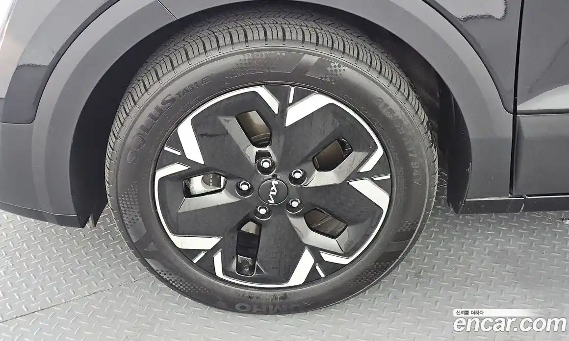 Kia Niro 2023 0.2 автомат (гидро), фото 5