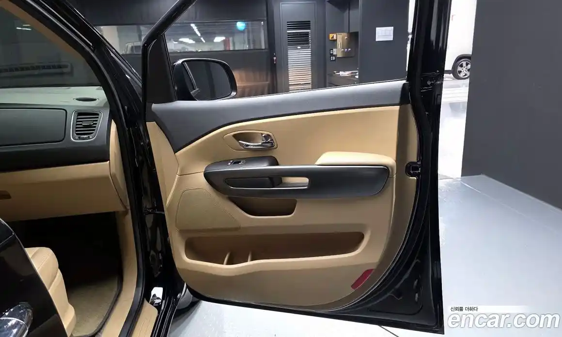 Kia Carnival 2020 2.2 автомат (гидро), фото 14
