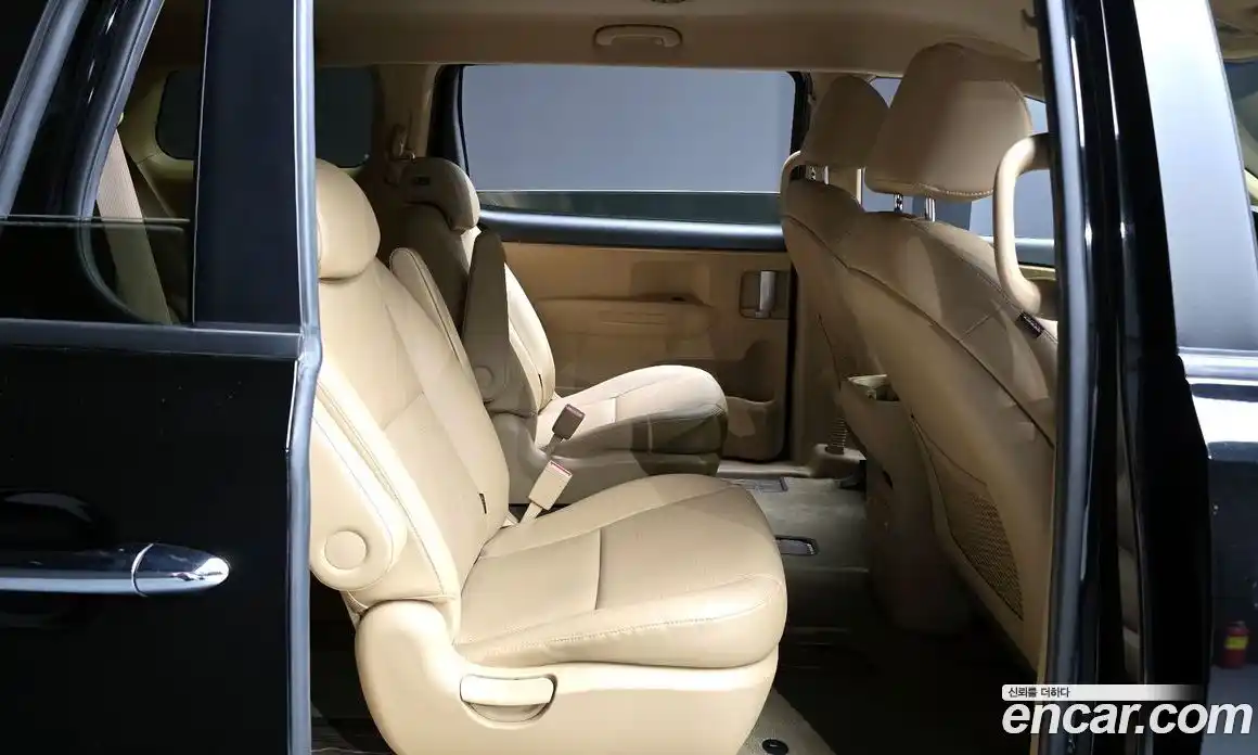 Kia Carnival 2020 2.2 автомат (гидро), фото 17