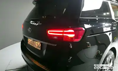 Kia Carnival 2020 2.2 автомат (гидро), миниатюра 9