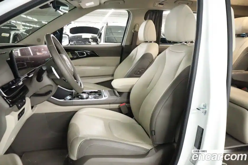 Kia Carnival 2024 1.6 автомат (гидро), фото 6