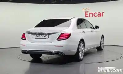 Mercedes-Benz E-Class 2019 1.9 автомат (гидро), миниатюра 2
