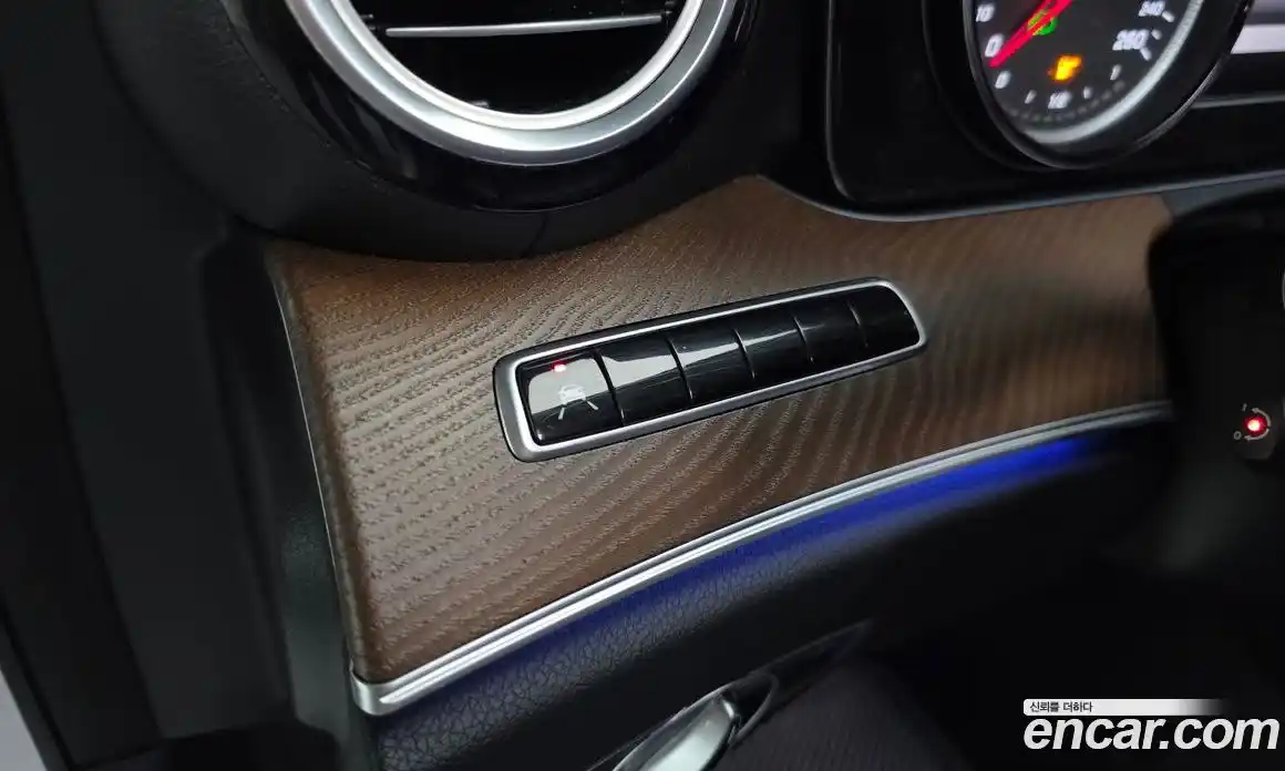 Mercedes-Benz E-Class 2019 1.9 автомат (гидро), фото 22