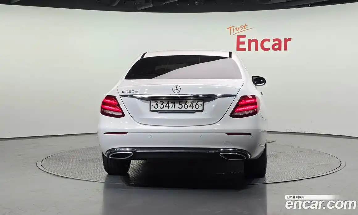 Mercedes-Benz E-Class 2019 1.9 автомат (гидро), фото 4