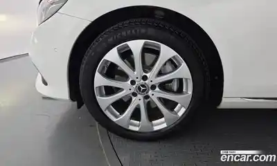 Mercedes-Benz E-Class 2019 1.9 автомат (гидро), миниатюра 5