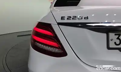 Mercedes-Benz E-Class 2019 1.9 автомат (гидро), миниатюра 9
