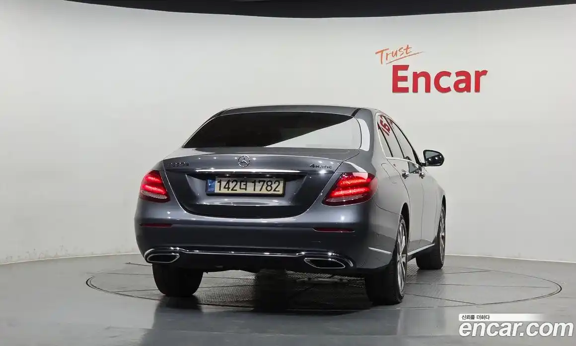 Mercedes-Benz E-Class 2018 1.9 автомат (гидро), фото 4