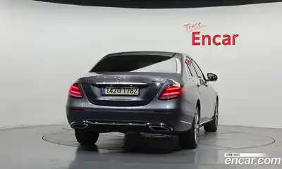 Mercedes-Benz E-Class 2018 1.9 автомат (гидро), миниатюра 4