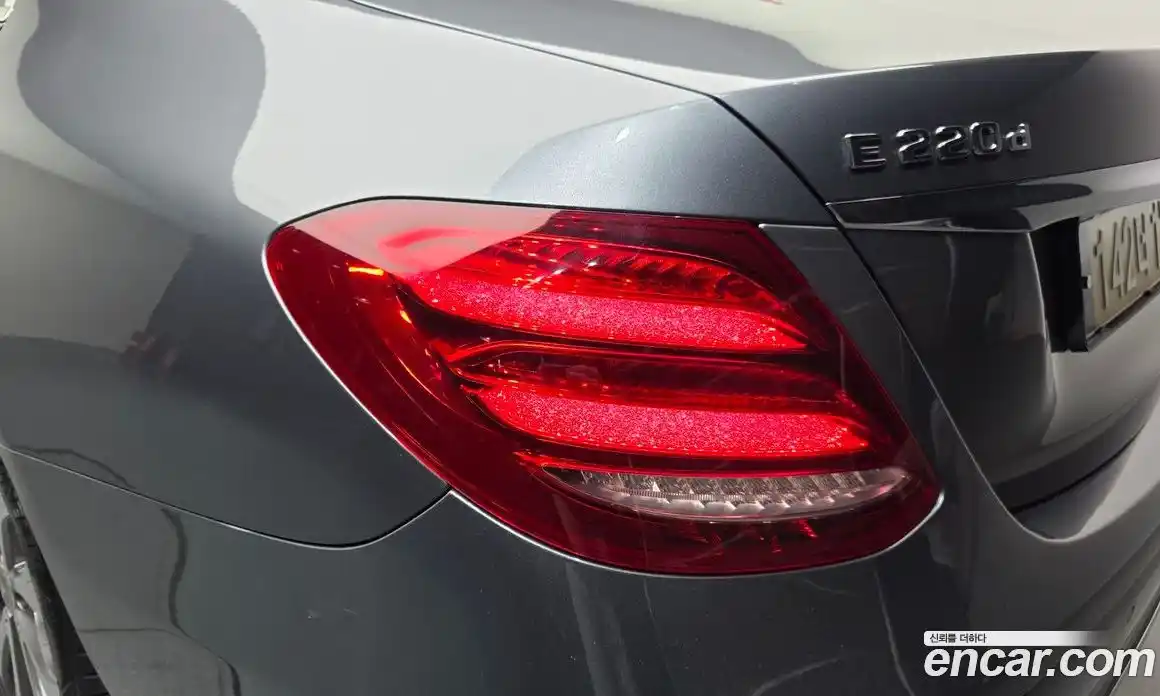 Mercedes-Benz E-Class 2018 1.9 автомат (гидро), фото 9