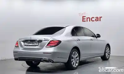 Mercedes-Benz E-Class 2020 2.0 автомат (гидро), миниатюра 2