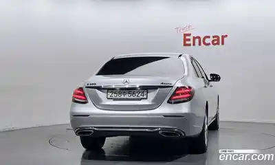 Mercedes-Benz E-Class 2020 2.0 автомат (гидро), миниатюра 4