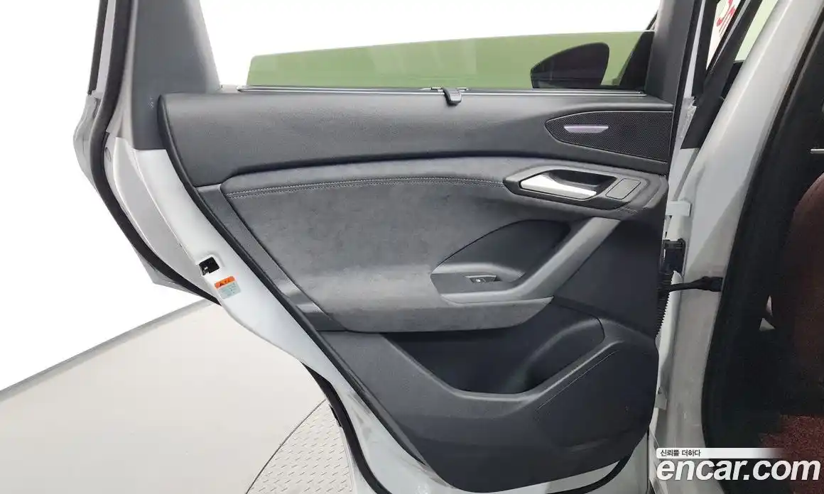 Audi SQ6 e-tron 2025 0.2 автомат (гидро), фото 15