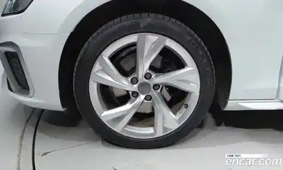 Audi A4 2021 2.0 автомат (гидро), миниатюра 5
