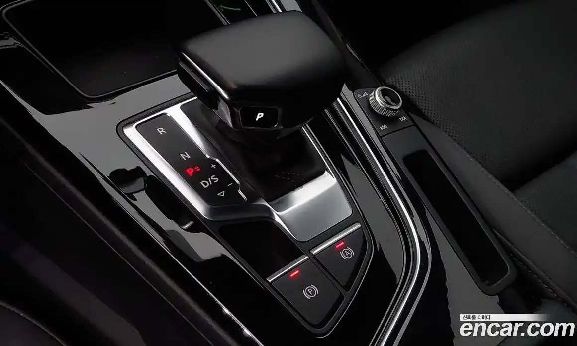 Audi A4 2021 2.0 автомат (гидро), фото 9