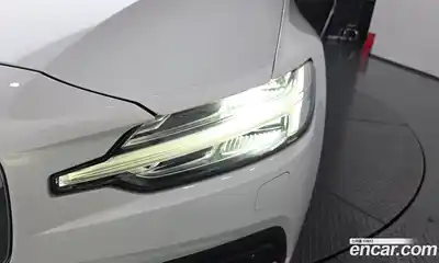 Volvo S60 2019 2.0 автомат (гидро), миниатюра 8
