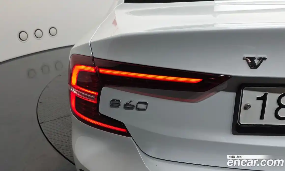 Volvo S60 2019 2.0 автомат (гидро), фото 9
