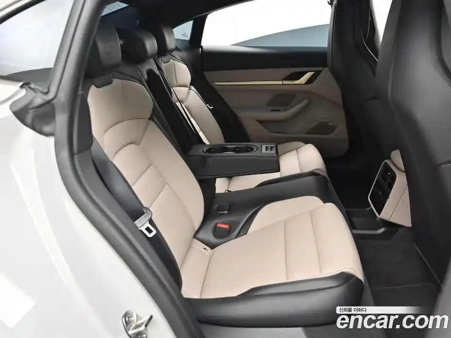 Porsche Taycan 2025 0.1 автомат (гидро), фото 12