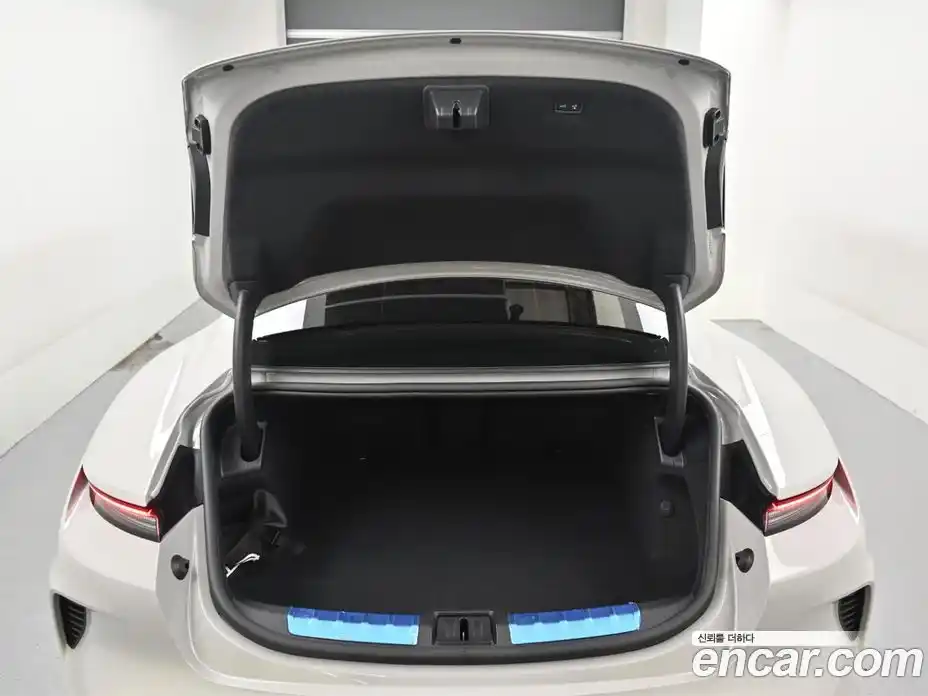 Porsche Taycan 2025 0.1 автомат (гидро), фото 20