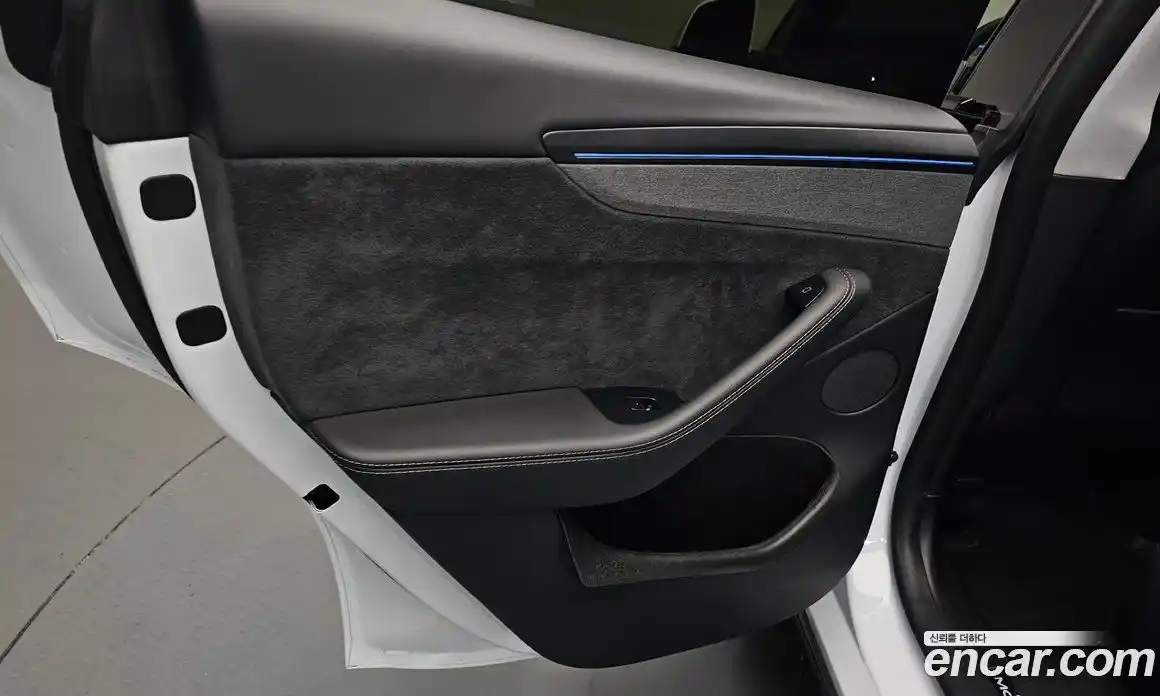 Tesla Model Y 2025 0.2 гидро, фото 14
