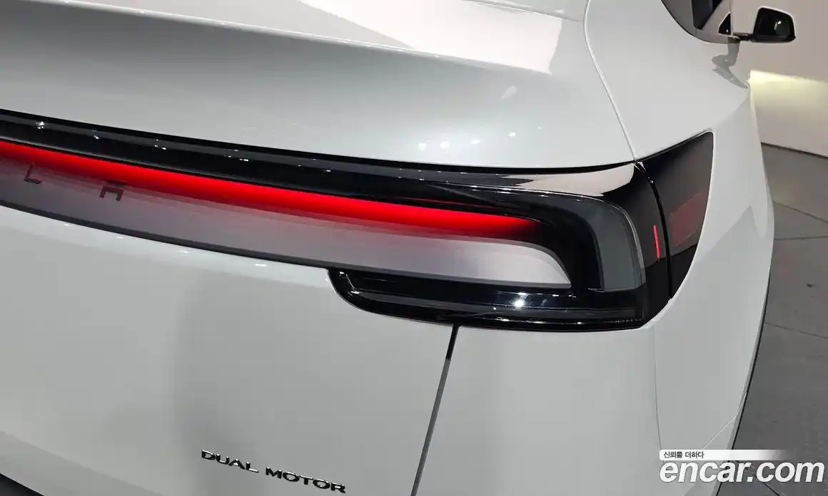 Tesla Model Y 2025 0.2 гидро, фото 8