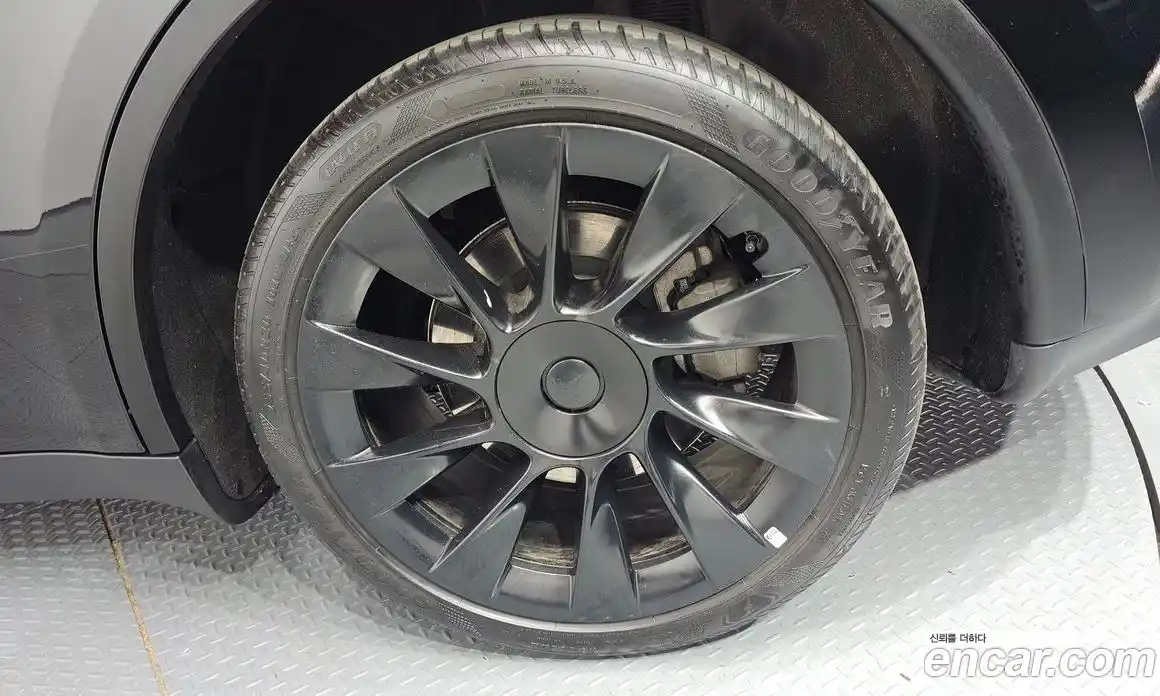 Tesla Model Y 2024 0.2 гидро, фото 7