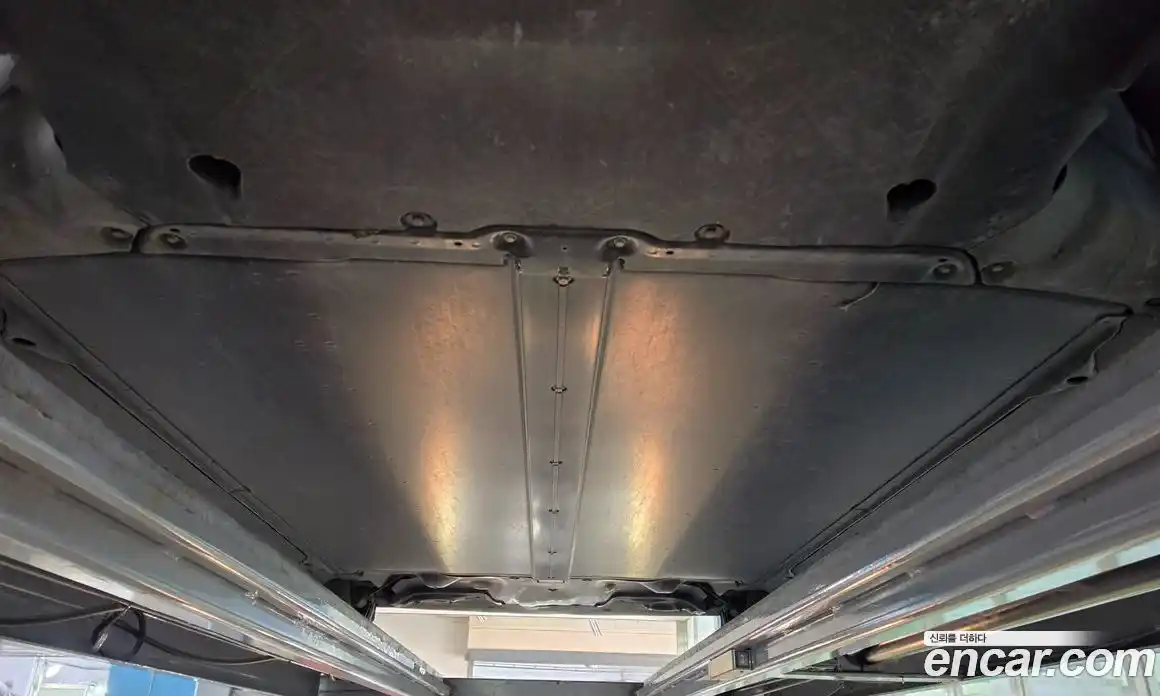 Tesla Model Y 2024 0.2 гидро, фото 6