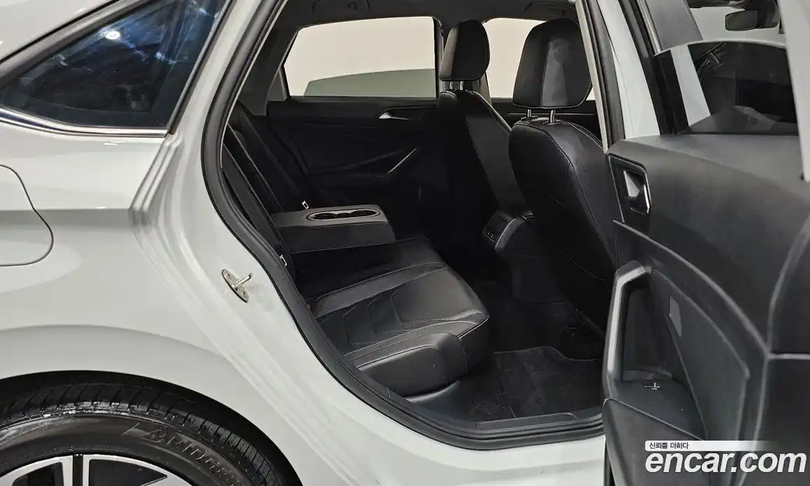 Volkswagen Jetta 2022 1.5 автомат (гидро), фото 11