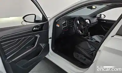 Volkswagen Jetta 2022 1.5 автомат (гидро), миниатюра 10
