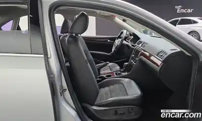 Volkswagen Passat 2013 2.0 автомат (гидро), миниатюра 12