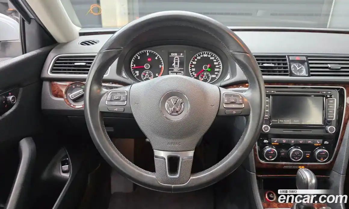 Volkswagen Passat 2013 2.0 автомат (гидро), фото 13