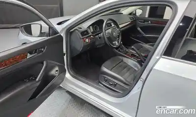 Volkswagen Passat 2013 2.0 автомат (гидро), миниатюра 10