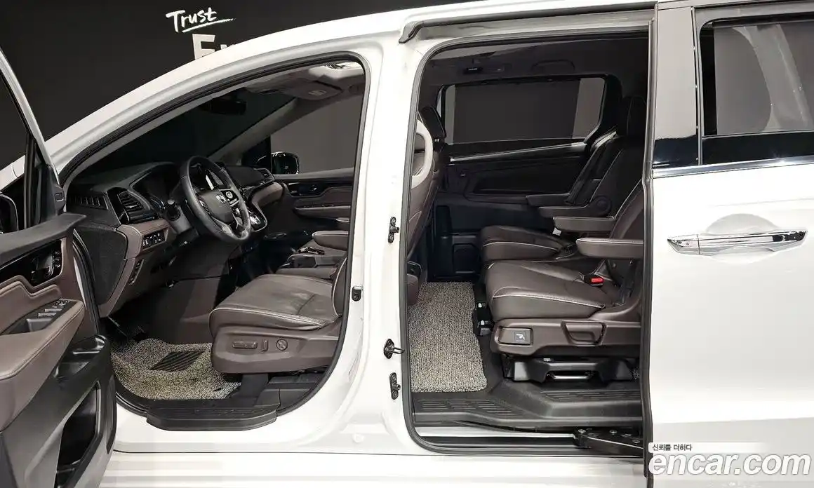 Honda Odyssey 2023 3.5 автомат (гидро), фото 11