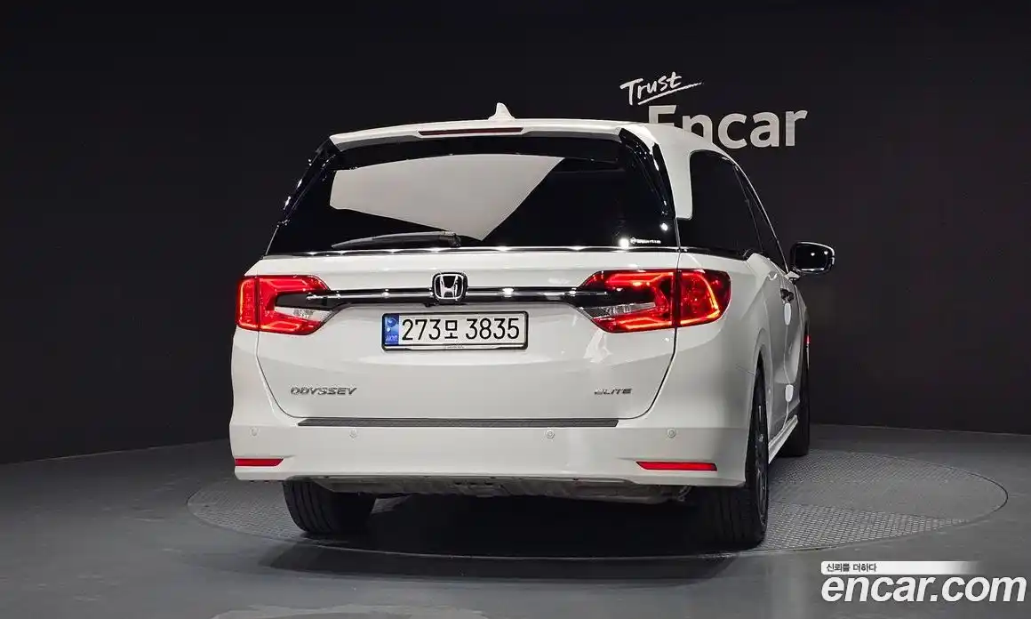 Honda Odyssey 2023 3.5 автомат (гидро), фото 4