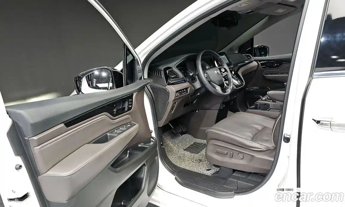 Honda Odyssey 2023 3.5 автомат (гидро), фото 10