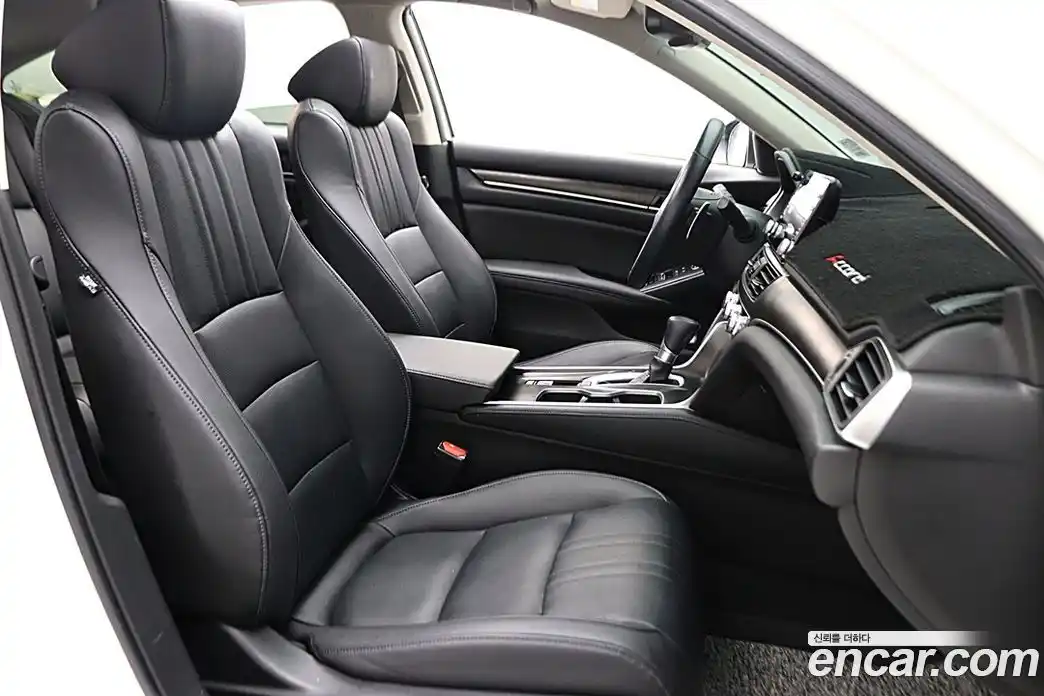 Honda Accord 2019 1.5 автомат (гидро), фото 8