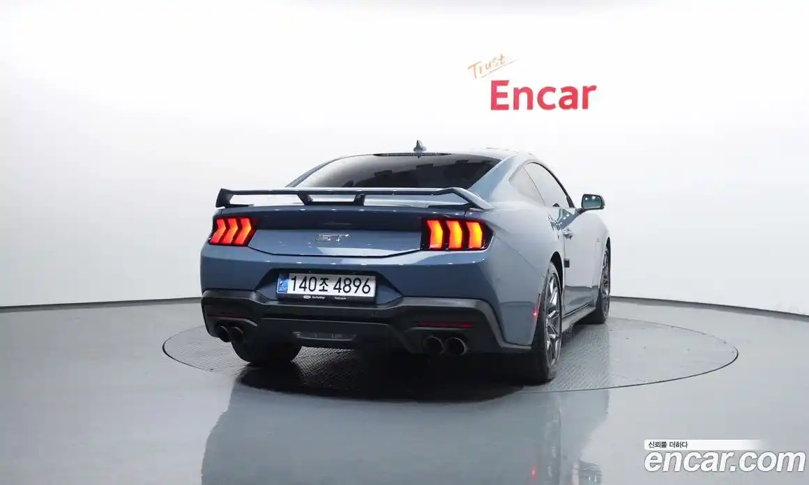 Ford Mustang 2024 5.0 автомат (гидро), фото 4