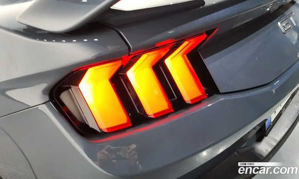Ford Mustang 2024 5.0 автомат (гидро), фото 9