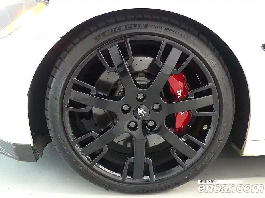 Maserati GranTurismo 2011 4.7 гидро, фото 18