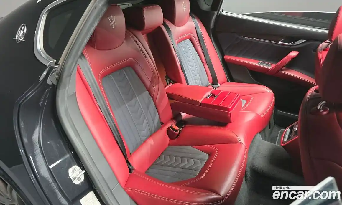 Maserati Quattroporte 2019 3.0 гидро, фото 18