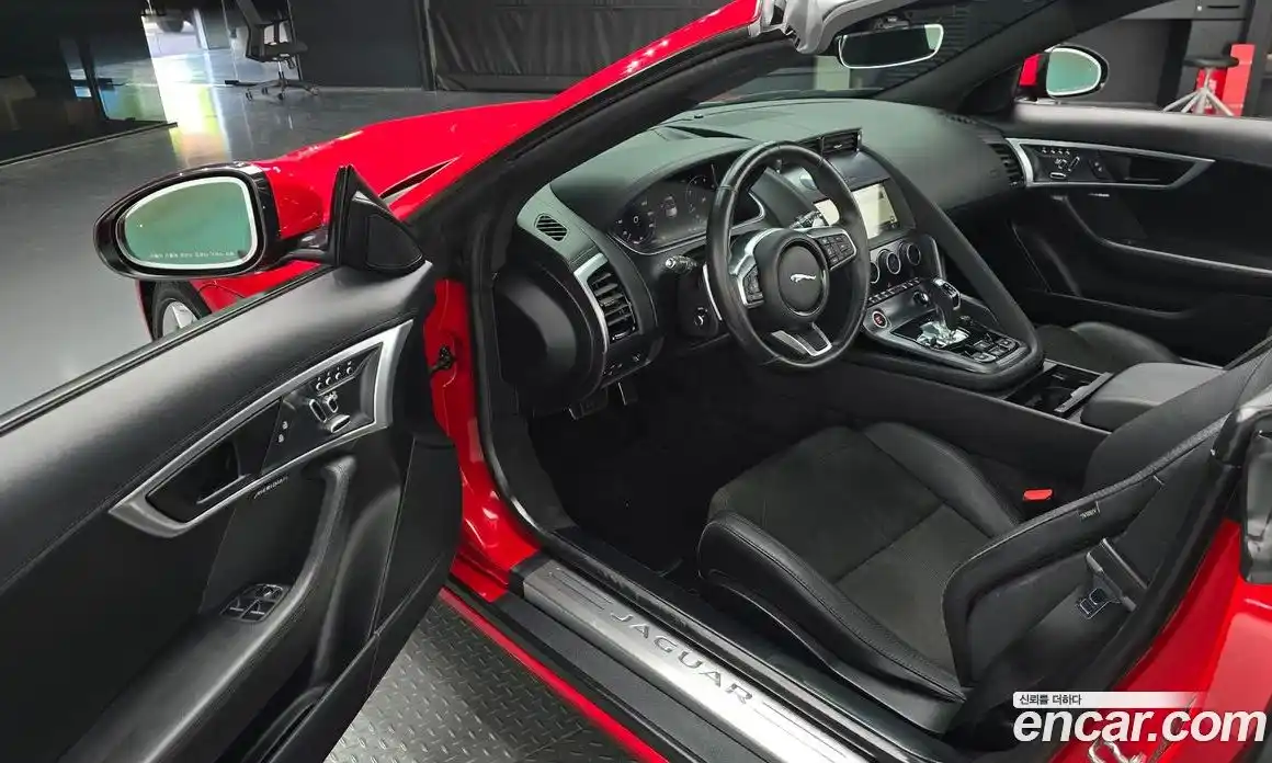 Jaguar F-Type 2021 2.0 гидро, фото 13