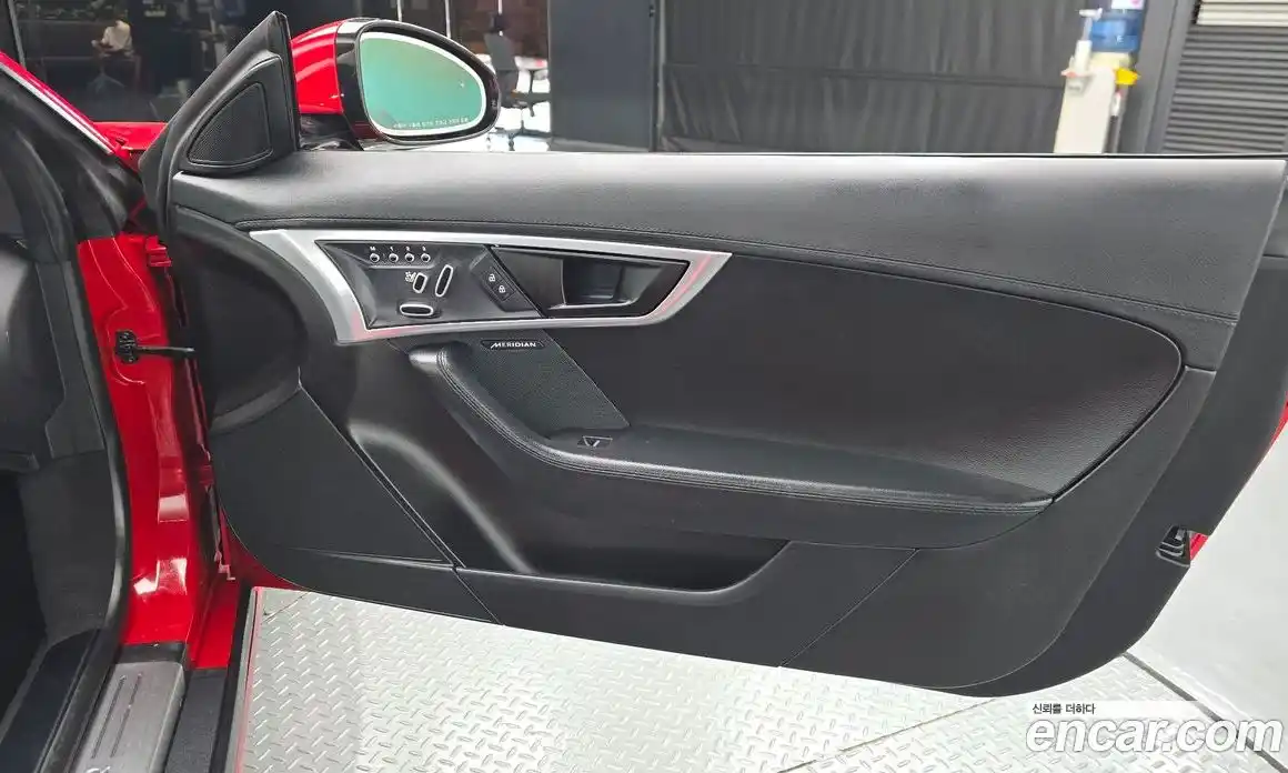 Jaguar F-Type 2021 2.0 гидро, фото 15