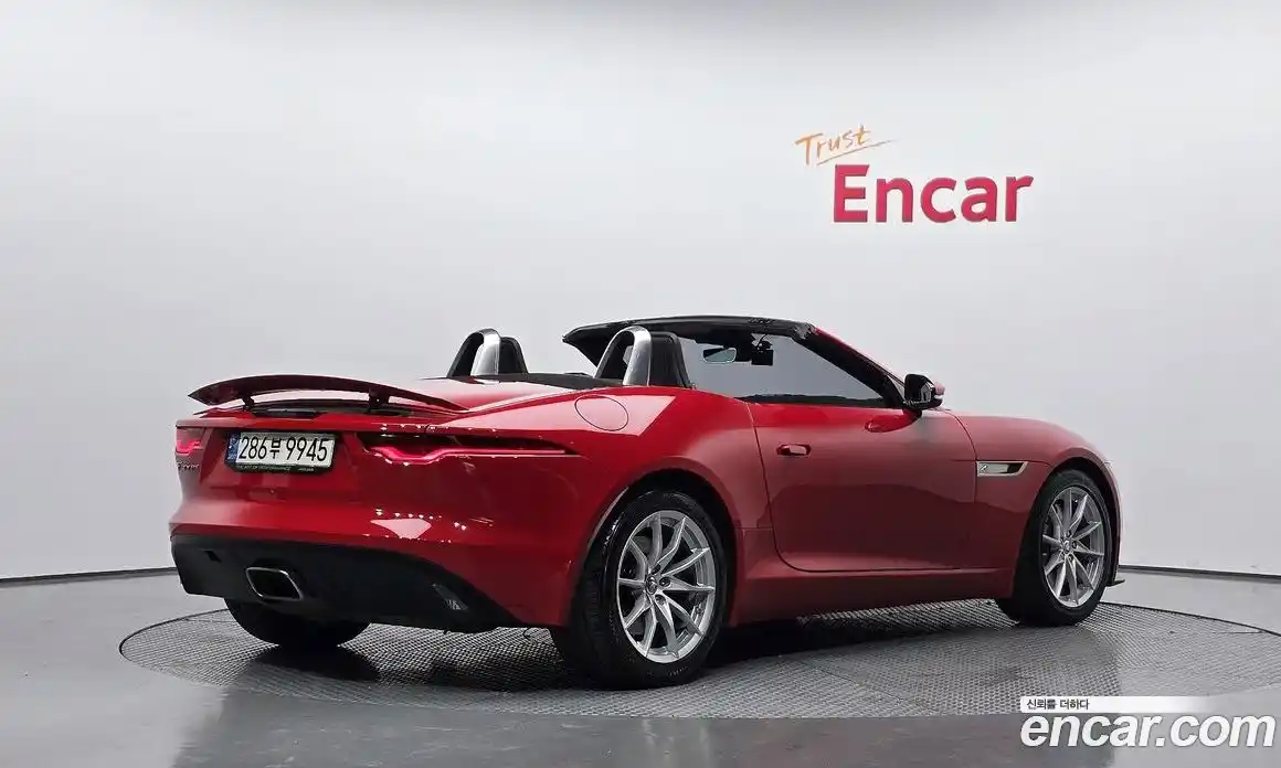Jaguar F-Type 2021 2.0 гидро, фото 2