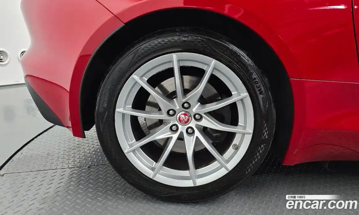 Jaguar F-Type 2021 2.0 гидро, фото 5