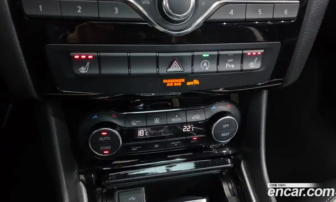 Infiniti Q30 2017 2.0 гидро, фото 30