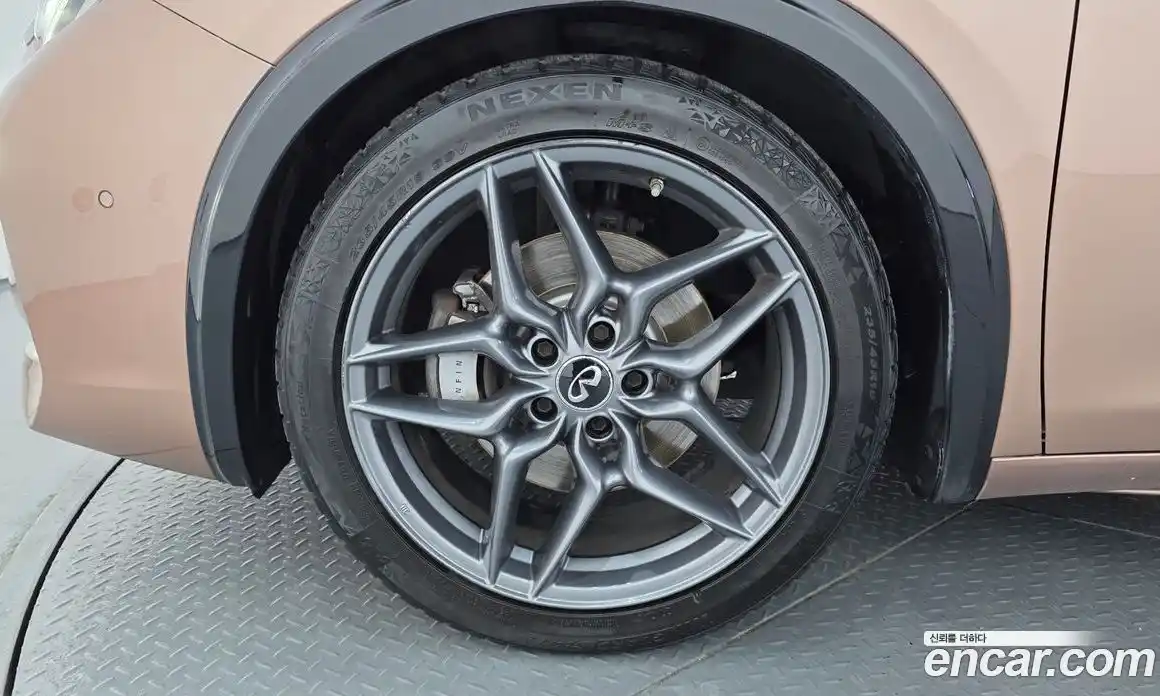 Infiniti Q30 2017 2.0 гидро, фото 4